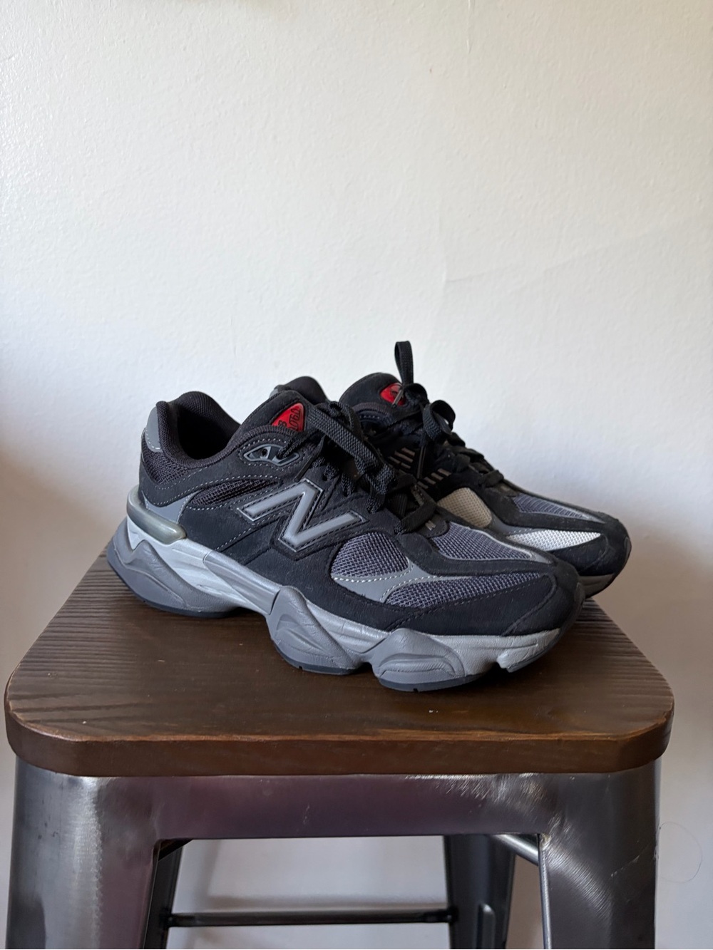 New Balance Men's Black, Gray & Red Chunky Runner Sneakers